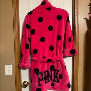 🩷🖤PINK Victoria's Secret Plush Robe with Black Polka Dots - Hot Pink